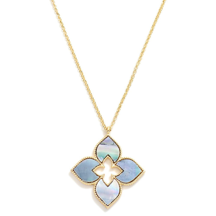 Chain Link Necklace Featuring Hollow Clover Pendant