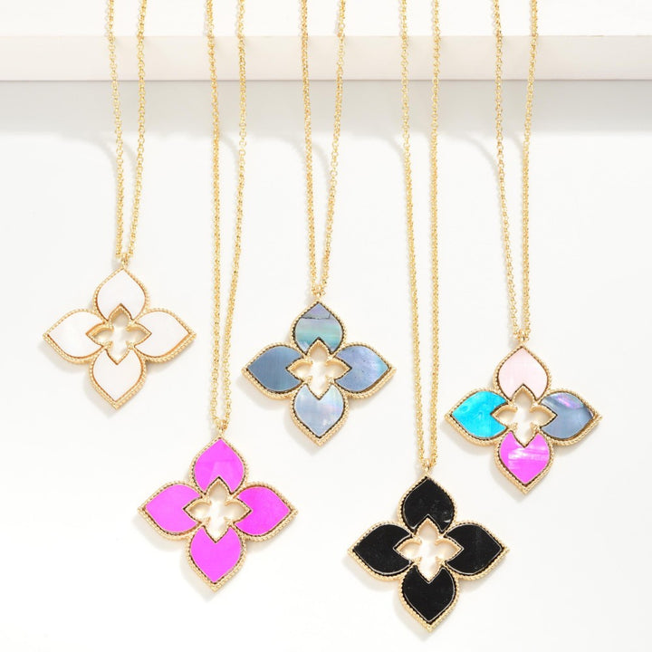 Chain Link Necklace Featuring Hollow Clover Pendant