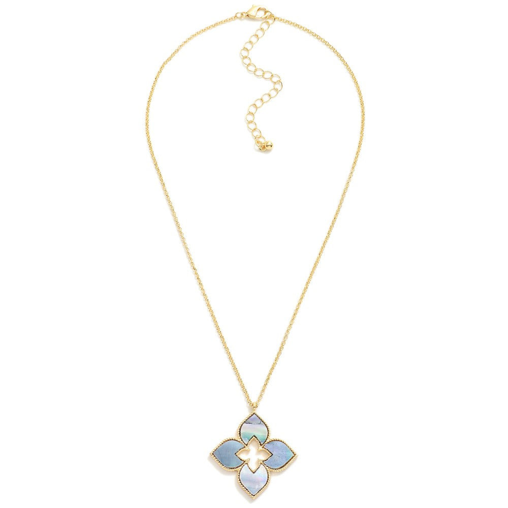 Chain Link Necklace Featuring Hollow Clover Pendant