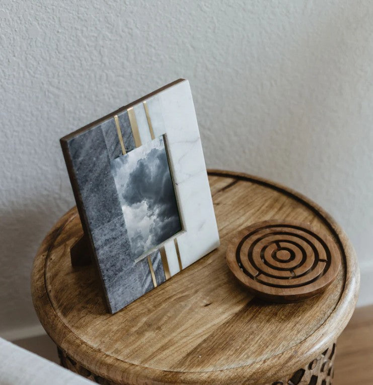 Sammita 4x6 Black & White Picture Frame